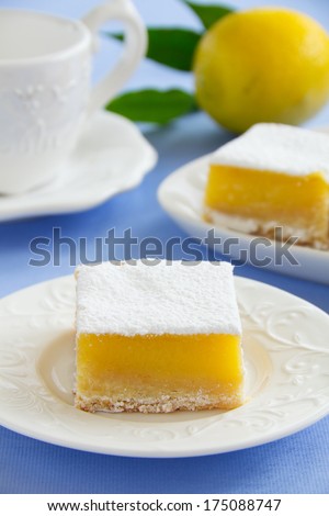 Baking Sheet with Homemade Citrus Fruit Lemon Bars, Cake Cookies - Stock Image