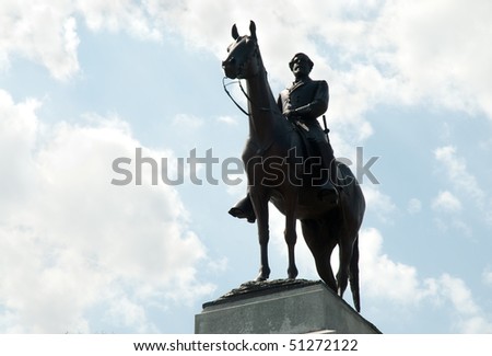robert e lee statue richmond. and Robert E. Lee statue