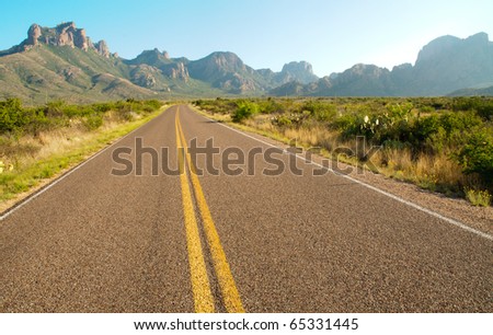 road leading into the Chisos Mountains
