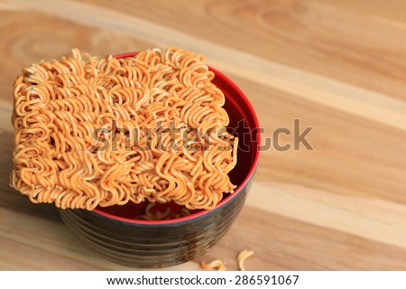 Dry instant noodle