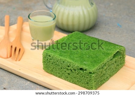 Green tea cake and milk