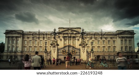 Wide angle long exposure of the Buckingham Palace in London, England