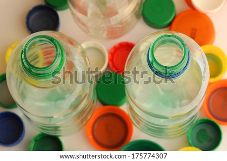 Recycle process with plastic bottles and plastic caps.
