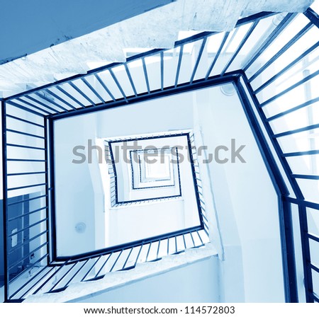 Rectangular rotating ladder, step by step, there is sense of perspective.