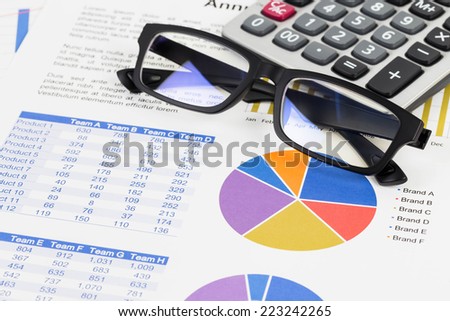 Marketing report pie with chart graph analysis