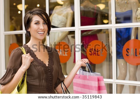 Young woman shopping at an outdoor mall