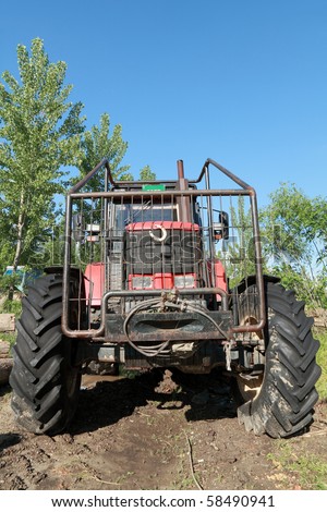 Front view of tractor equipped for wood exploitation
