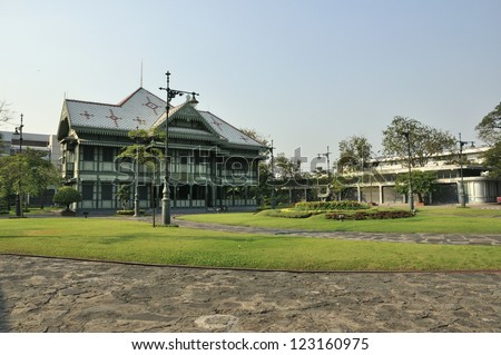 Imperial palace for short stays away from the capital in Thailand