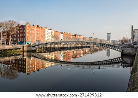 Ha\'penny bridge in Dublin