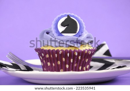 Black and white chevron with purple theme party luncheon table place setting for Melbourne Cup, Australian public holiday, horse race event cupcake.