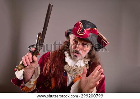 Old pirate doesn\'t believe, says his facial expression and arm speech