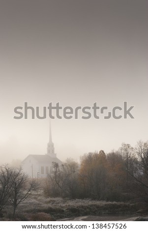 Stowe community church on a frosty early autumn morning, Stowe, Vermont, USA