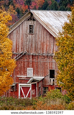 Country barn during fall foliage, Stowe, Vermont, USA
