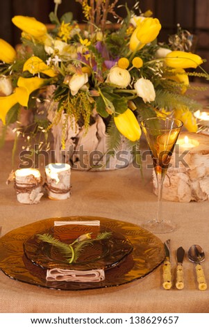 Table setting at a high end wedding.