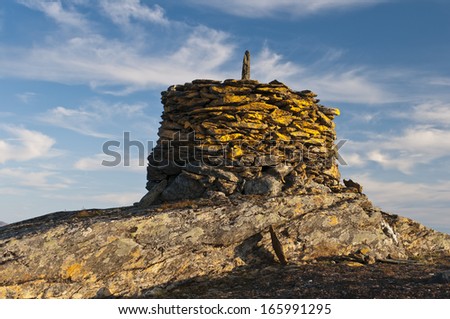 Stone Cairn (Riksroese) to mark the boundary line between sweden and norway, Padjelanta Nationalpark, World Heritage Laponia, Lapland, Sweden