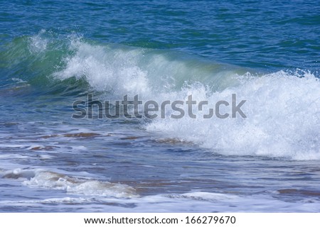 Breaking wave, a wave breakes in the vincinity of the beach, Bay of Islands, Northland, North Island, New Zealand