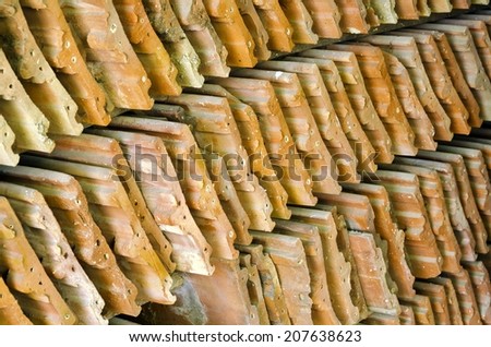 old clay roofing shingles