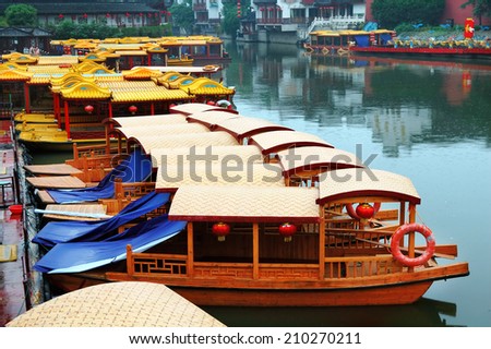 Line of boats anchored at the pier of Qinhuai river