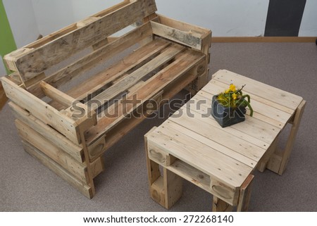 robust bench and table from pallets