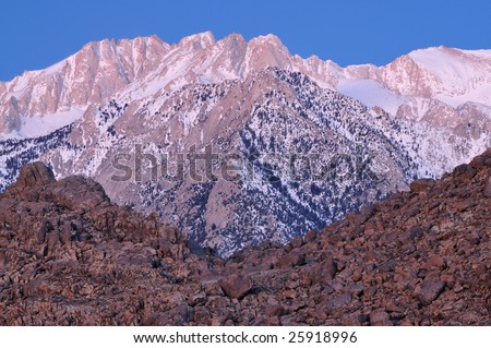 Dawn, Eastern Sierra Nevada Mountains and Alabama Hills, Lone Pine, California, USA