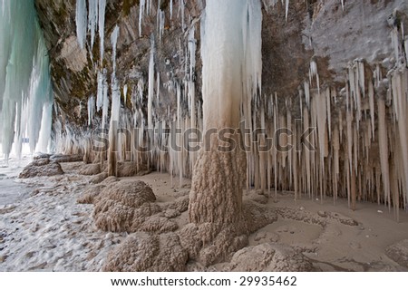 Grand Island Ice Cave, Lake Superior, Michigan\'s Upper Peninsula, USA