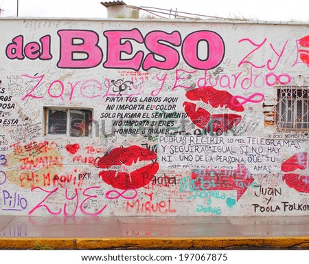 AGUASCALIENTES, MEXICO - SEPTEMBER 15: Muro del beso or Wall of kiss in Aguascalientes city on September 15, 2013. Everybody can leave a kiss or message of love, friendship, etc. on this wall.