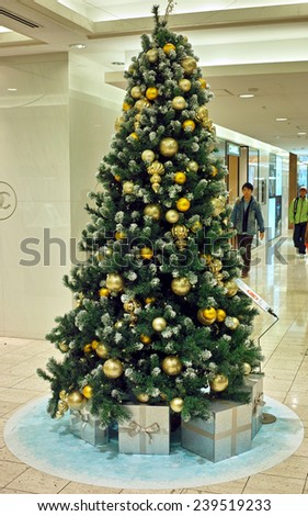 SHINJUKU, TOKYO - DECEMBER 21, 2014: Christmas tree in the ground floor of Odakyu Department Store at Shinjuku railway station.
