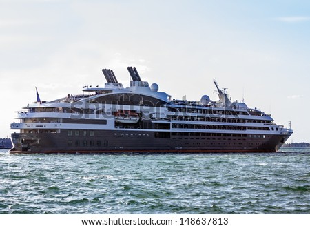Cruise ship L\'austral Mata Utu - passenger ship