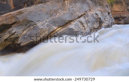 detail view of middle rapids of tiger leaping gorge where tiger leaping stone is situated.