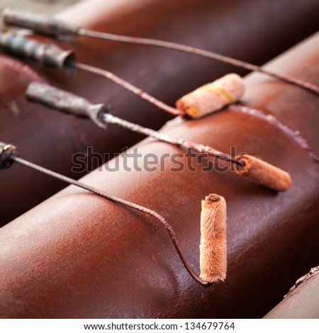 Paint roll tool line up on the big iron pipes