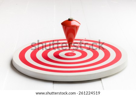 Red arrow point to target, business concept
