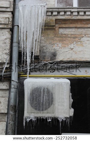 air conditioning icicles
