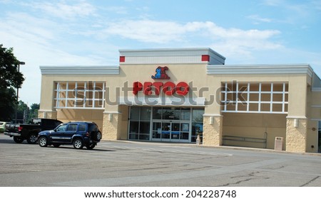 HAGERSTOWN, MD - JUNE 25, 2014:  Image of a Petco store.  Petco is a privately owned pet store chain that was founded in 1965.