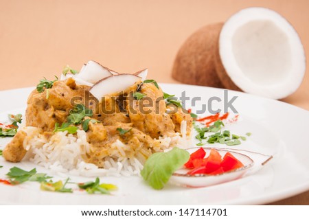 Chicken breasts with curry and coconut sauce - Indian cuisine