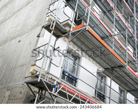 Construction of a building with external insulation