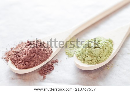 Cocoa and green tea powder heap