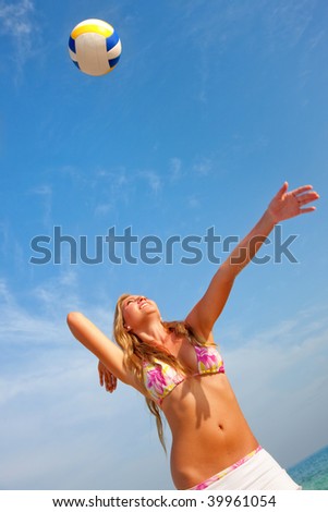 girl playing volleyball at girl playing volleyball clipart. girl playing volleyball at