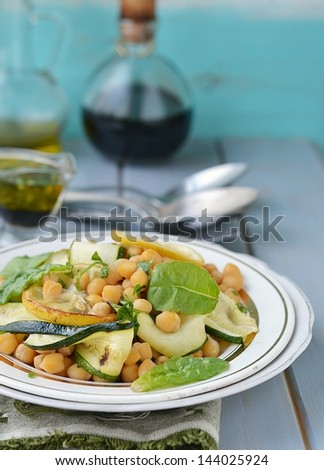 chickpeas,spinach  and zucchini salad.
