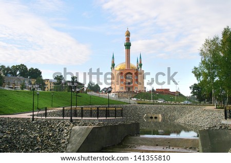 Almetyevsk Mosque Riza Fakhretdin name, street Marjani in summer