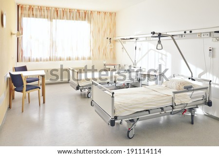 Hospital room with two beds without people