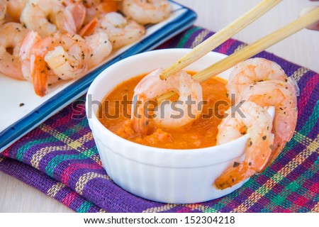 Fried delicious shrimp dip in vegetable, fish red sauce