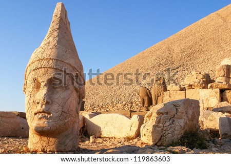 Nemrut mount, Turkey - Ancient stone heads representing the gods of the Kommagene kingdom