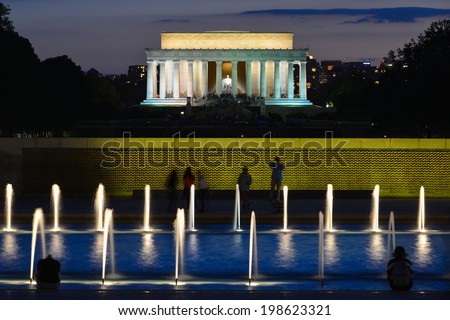 Lincoln Memorial with World War II Memorial foreground at night