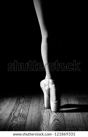 Ballerina Legs En Pointe (Black And White)