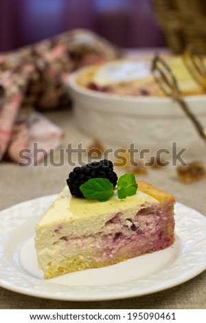 Cottage cheese cake with berries