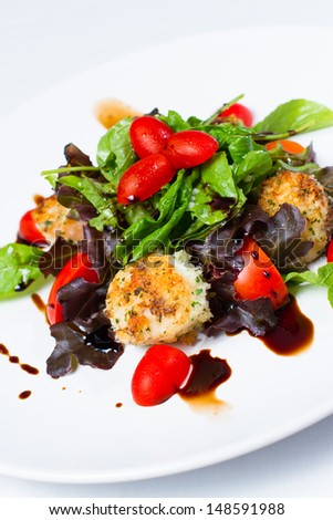 scallops and Rocket salad in green apple dressing and balsamic