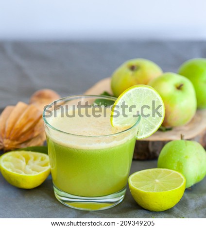 healthy organic green detox juice