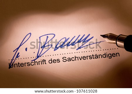 signature of an expert in a new report
