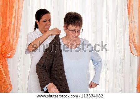 a nurse in elderly care for the elderly in nursing homes