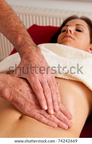 Relaxation, peace and well-being through massage. Abdomen